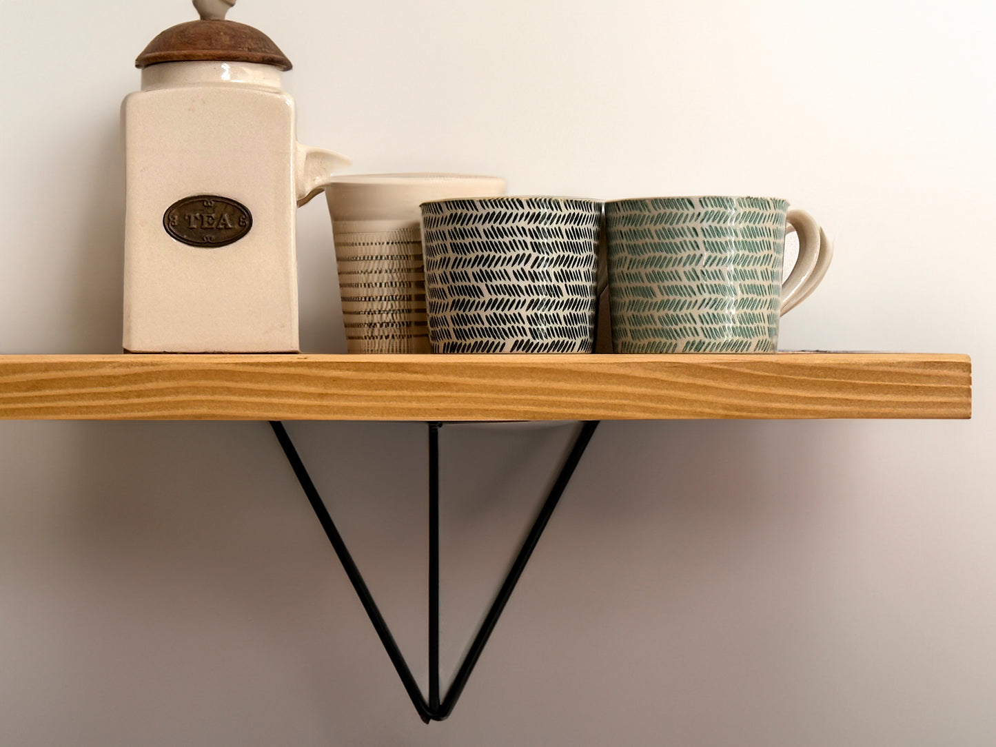 Briwax coloured shelf with prism style bracket