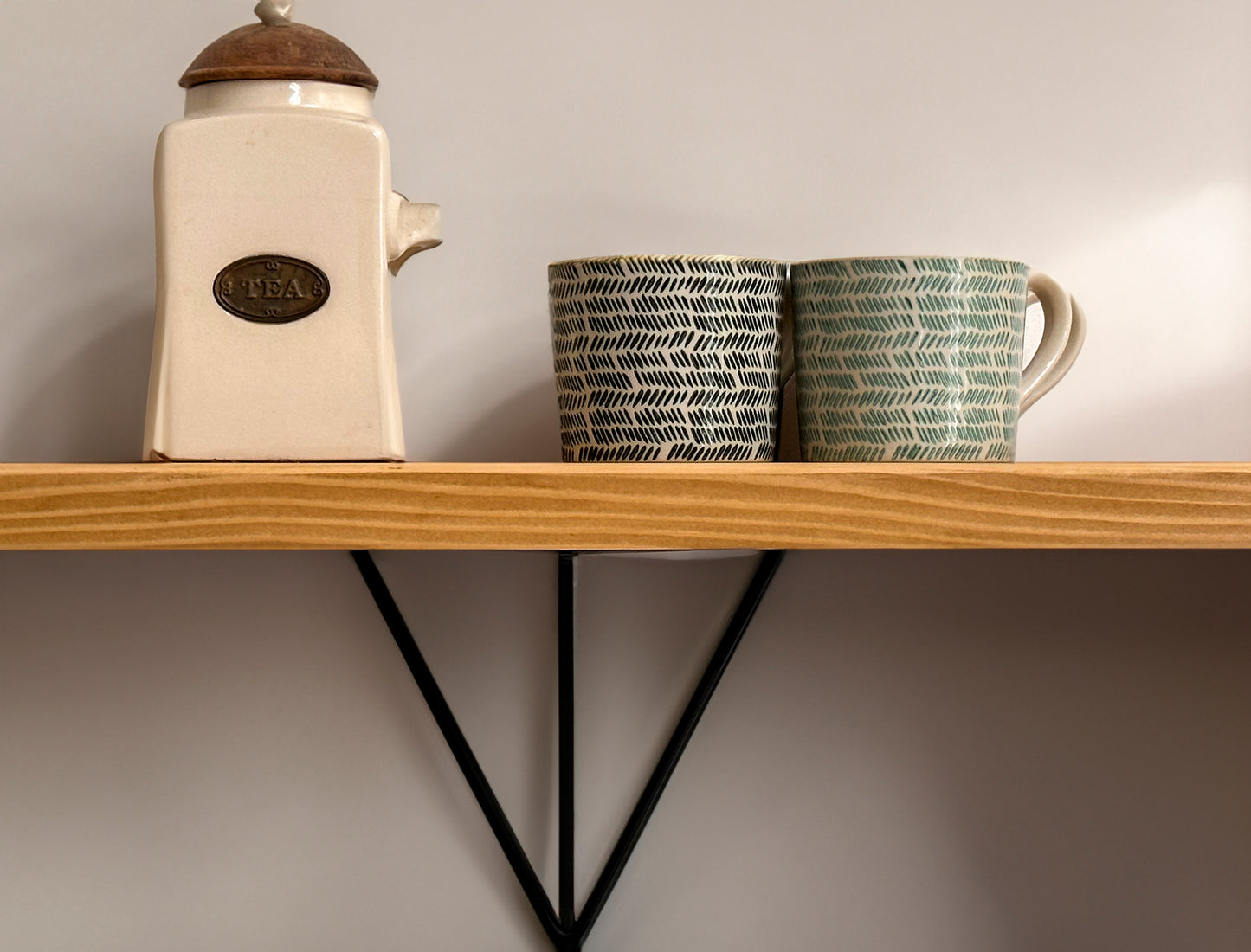 Briwax coloured shelf with prism style bracket