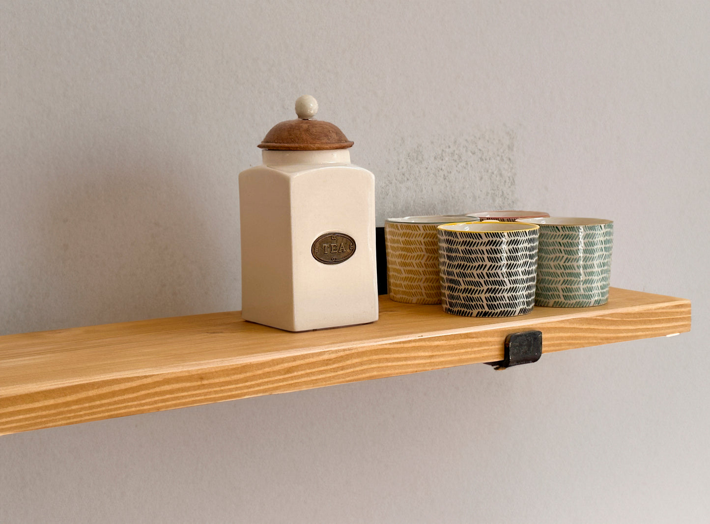 shelf with up style shelf bracket briwax finish
