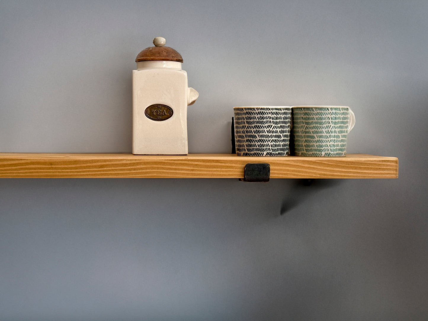 shelf with up style shelf bracket briwax finish