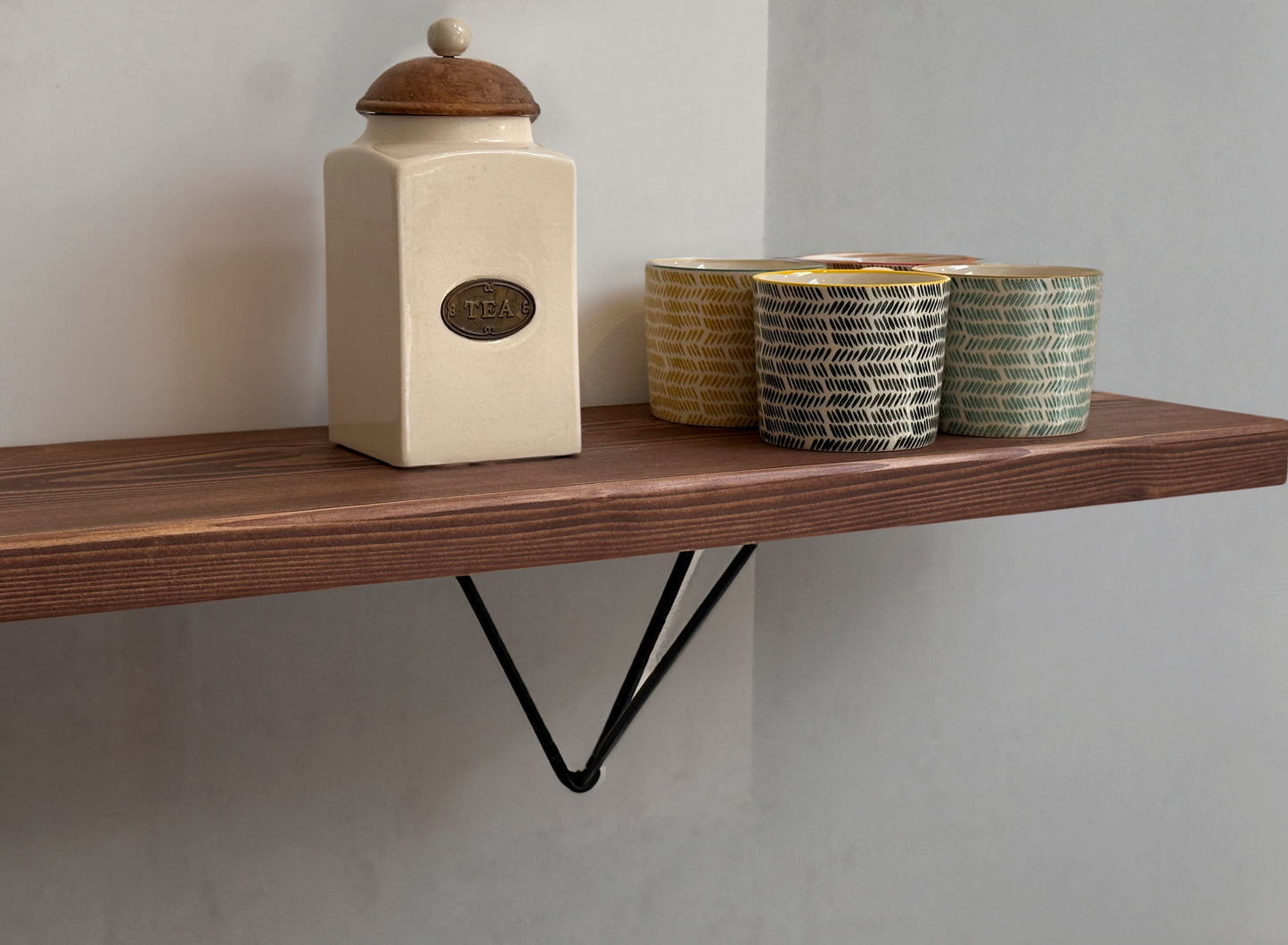 Briwax coloured shelf with prism style bracket